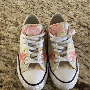 Womens size 8 converse with palm trees!